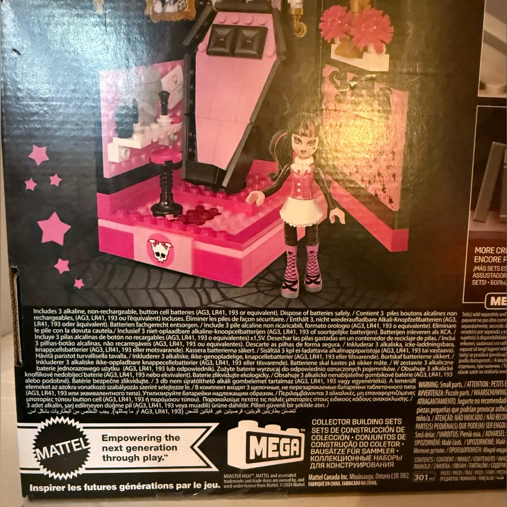 *SOLD DO NOT BUY*. Mega Monster High Draculaura’s Boo-k Crypt Building Set - Picture 14 of 15